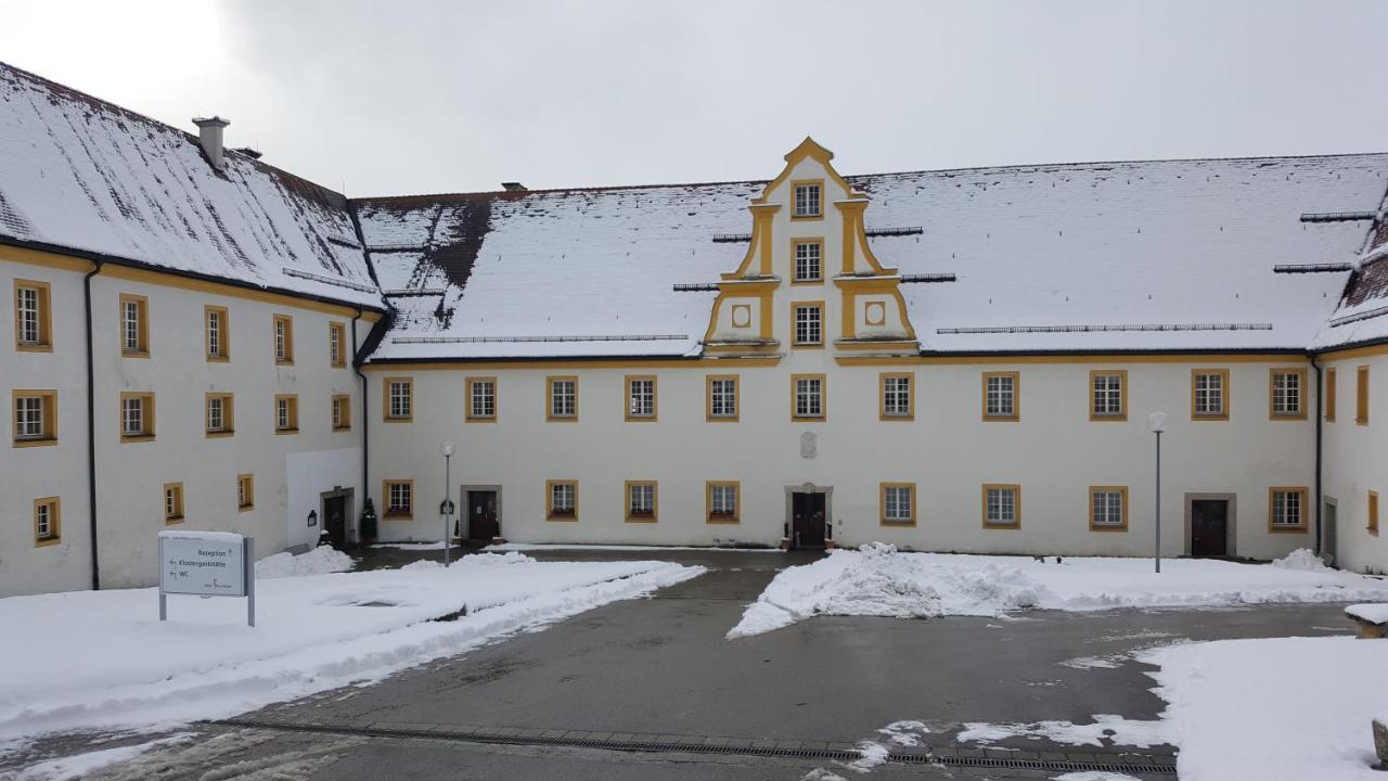 Hôtel Tagungshaus Im Kloster Neresheim Extérieur photo